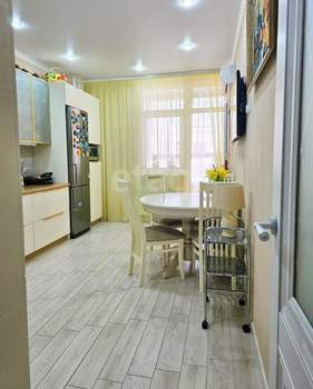 2-к квартира, вторичка, 71м2, 3/4 этаж