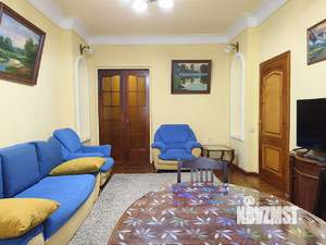 3-к квартира, вторичка, 74м2, 1/2 этаж