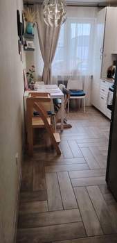 2-к квартира, вторичка, 61м2, 1/9 этаж