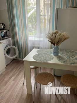 2-к квартира, вторичка, 44м2, 1/4 этаж