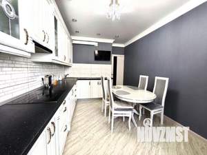 2-к квартира, вторичка, 63м2, 10/17 этаж