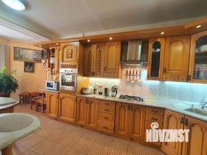 3-к квартира, вторичка, 130м2, 1/9 этаж