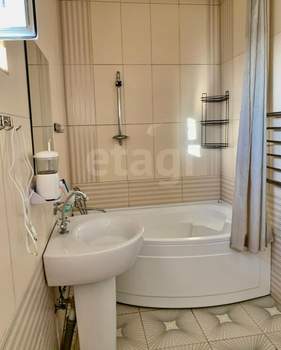 2-к квартира, вторичка, 90м2, 3/3 этаж