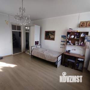 4-к квартира, вторичка, 92м2, 1/1 этаж