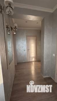 3-к квартира, вторичка, 68м2, 10/18 этаж