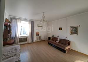 4-к квартира, вторичка, 92м2, 1/1 этаж