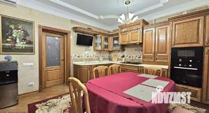 4-к квартира, вторичка, 154м2, 3/7 этаж