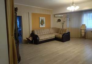 3-к квартира, вторичка, 130м2, 1/9 этаж