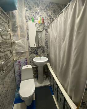 2-к квартира, вторичка, 60м2, 1/4 этаж