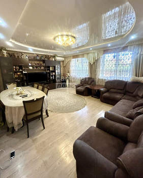 5-к квартира, вторичка, 122м2, 1/3 этаж