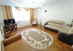 2-к квартира, вторичка, 77м2, 1/8 этаж