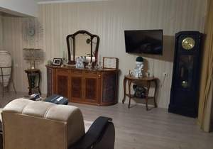 3-к квартира, вторичка, 130м2, 1/9 этаж