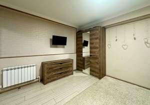 Студия квартира, вторичка, 38м2, 1/4 этаж
