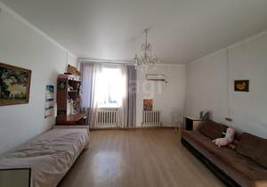 4-к квартира, вторичка, 92м2, 1/1 этаж