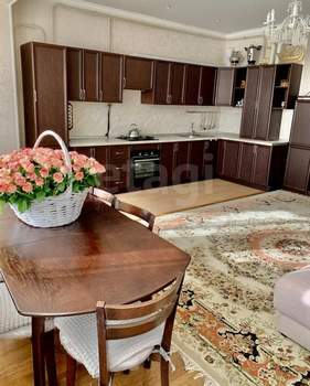 2-к квартира, вторичка, 90м2, 3/3 этаж