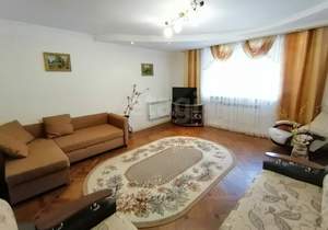 2-к квартира, вторичка, 77м2, 1/8 этаж