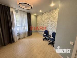 2-к квартира, вторичка, 72м2, 1/8 этаж