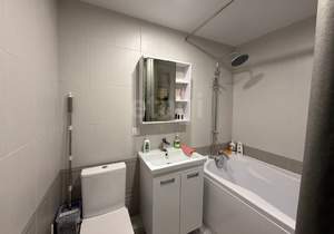 2-к квартира, вторичка, 64м2, 9/18 этаж