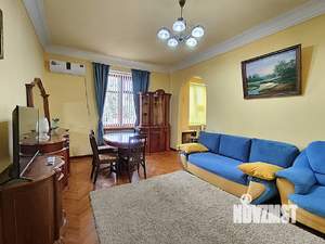 3-к квартира, вторичка, 74м2, 1/2 этаж