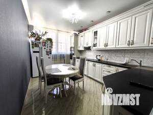 2-к квартира, вторичка, 63м2, 10/17 этаж