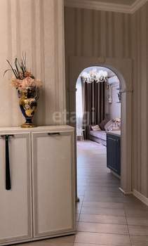 2-к квартира, вторичка, 70м2, 1/4 этаж