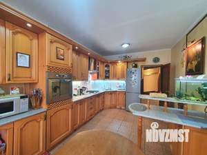 3-к квартира, вторичка, 130м2, 1/9 этаж